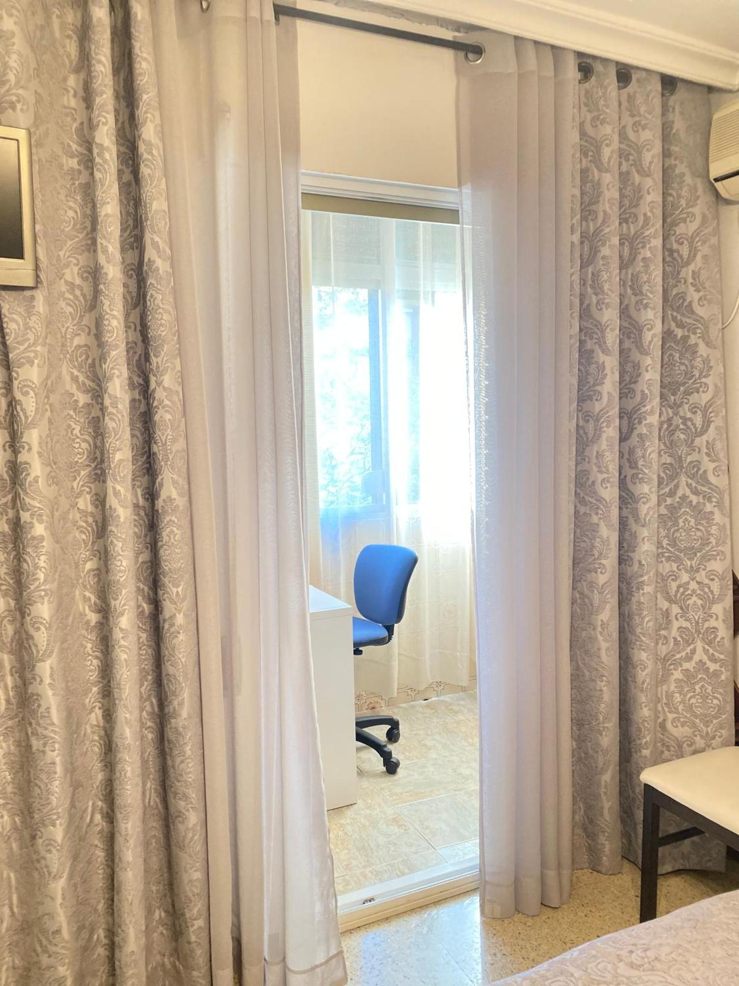 Shared Apartment! Piso Compartido! Общая Квартира! セビリア エクステリア 写真