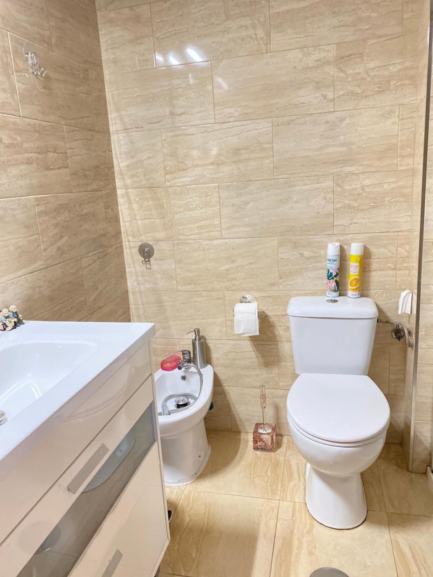 Shared Apartment! Piso Compartido! Общая Квартира! セビリア エクステリア 写真