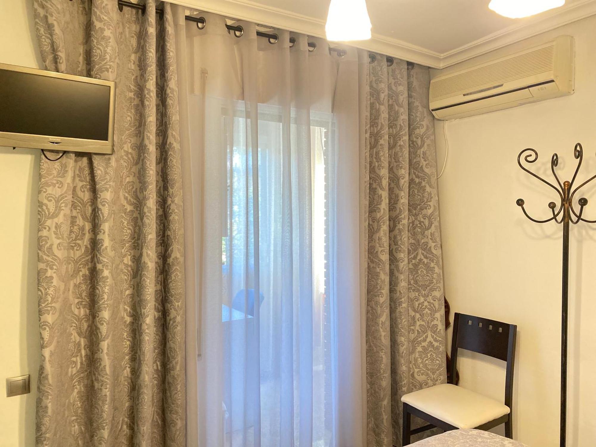 Shared Apartment! Piso Compartido! Общая Квартира! セビリア エクステリア 写真