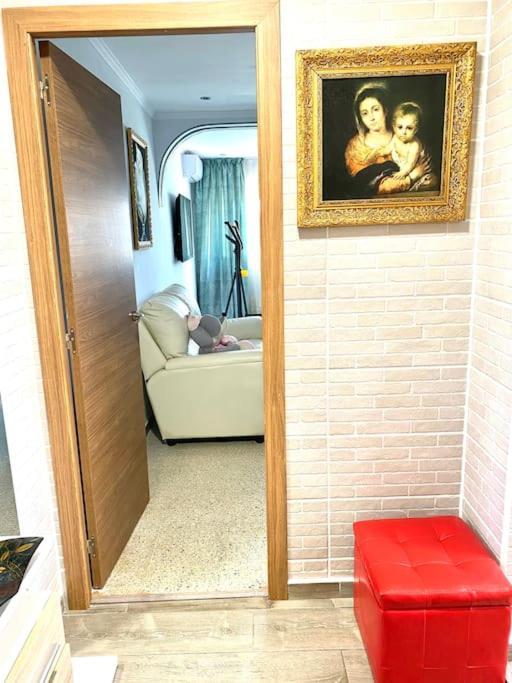 Shared Apartment! Piso Compartido! Общая Квартира! セビリア エクステリア 写真
