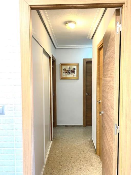 Shared Apartment! Piso Compartido! Общая Квартира! セビリア エクステリア 写真