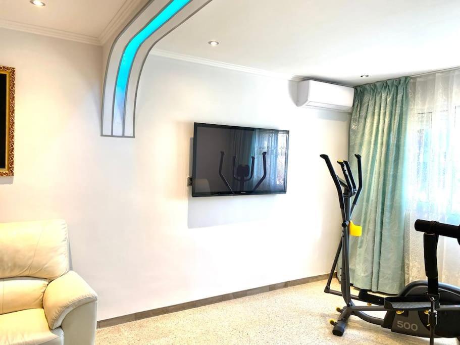 Shared Apartment! Piso Compartido! Общая Квартира! セビリア エクステリア 写真